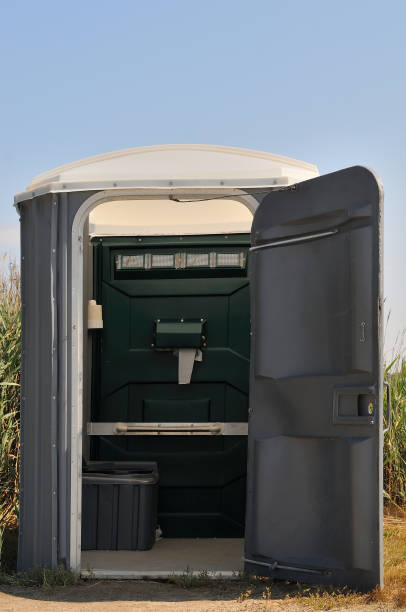 Porta potty delivery and setup in Midway, GA